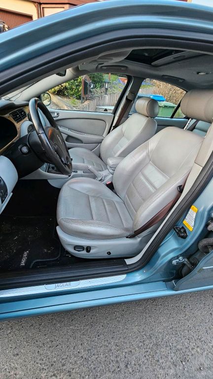 Jaguar X-Type