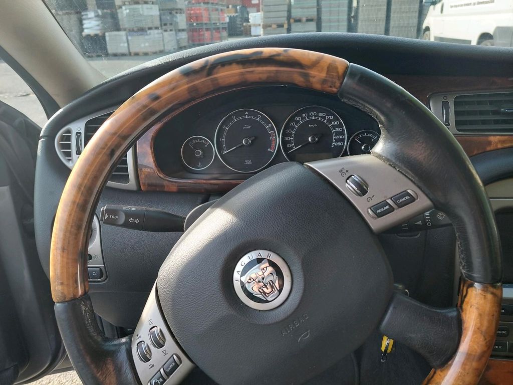 Jaguar X-Type