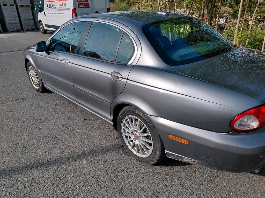 Jaguar X-Type