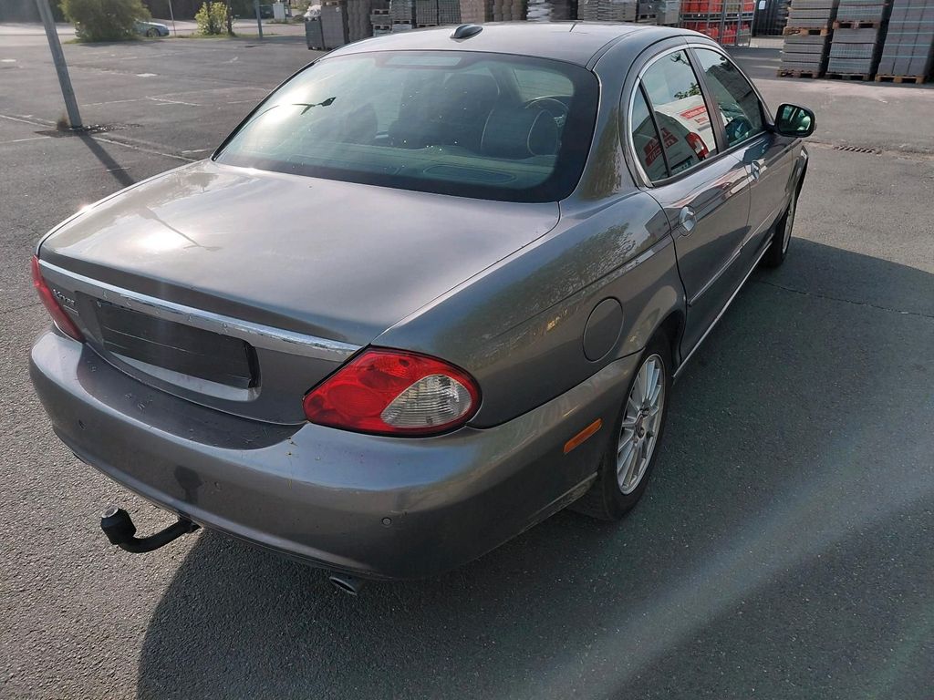 Jaguar X-Type