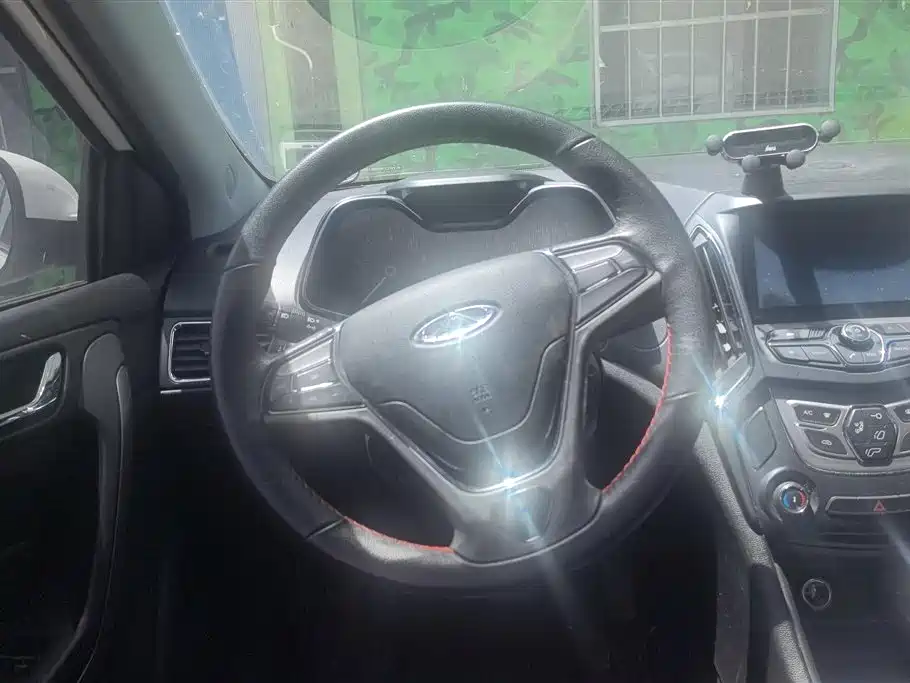 Chery Arrizo 5