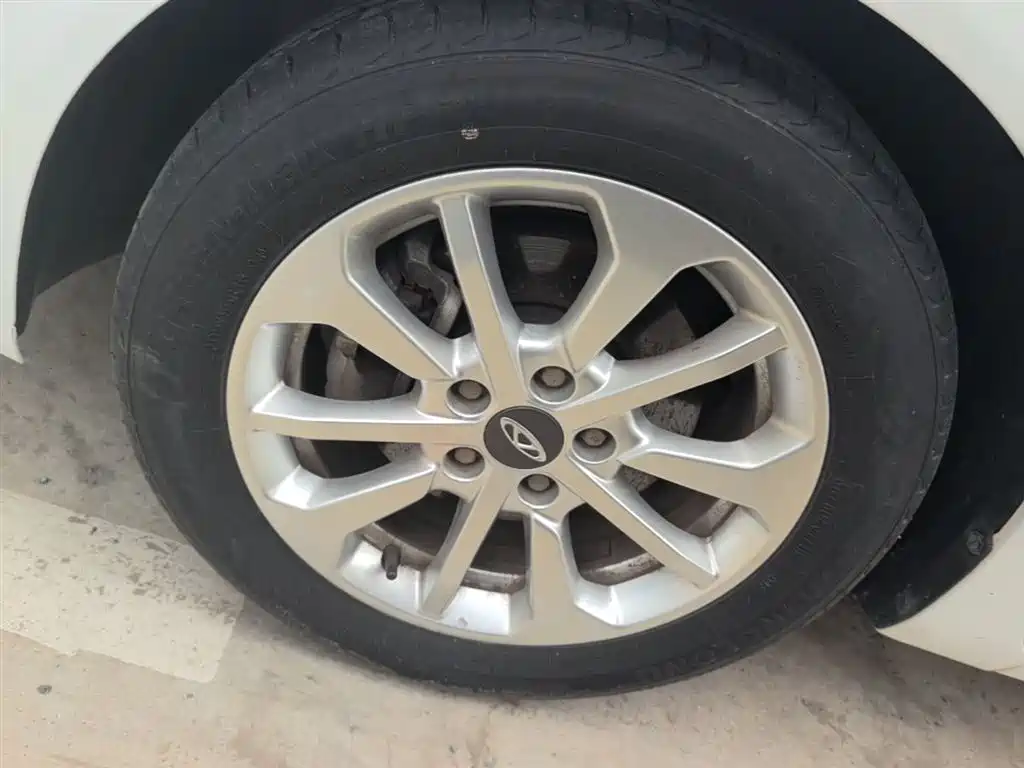 Chery Arrizo 5