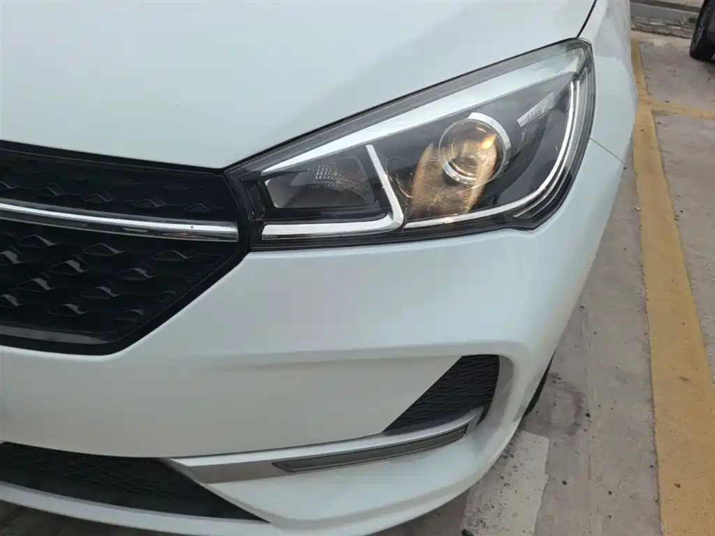 Chery Arrizo 5