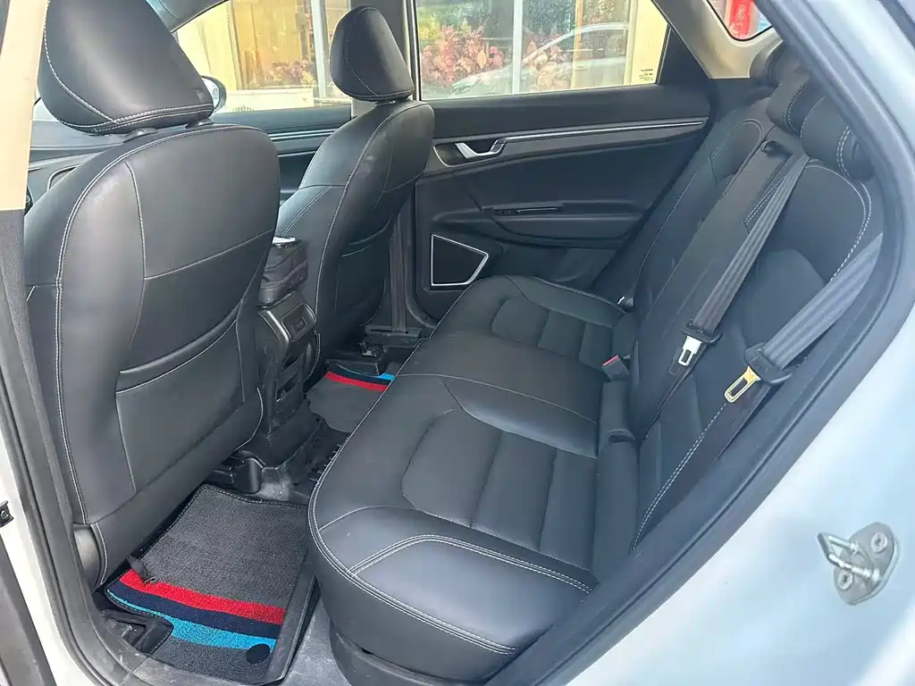 Geely Emgrand GS