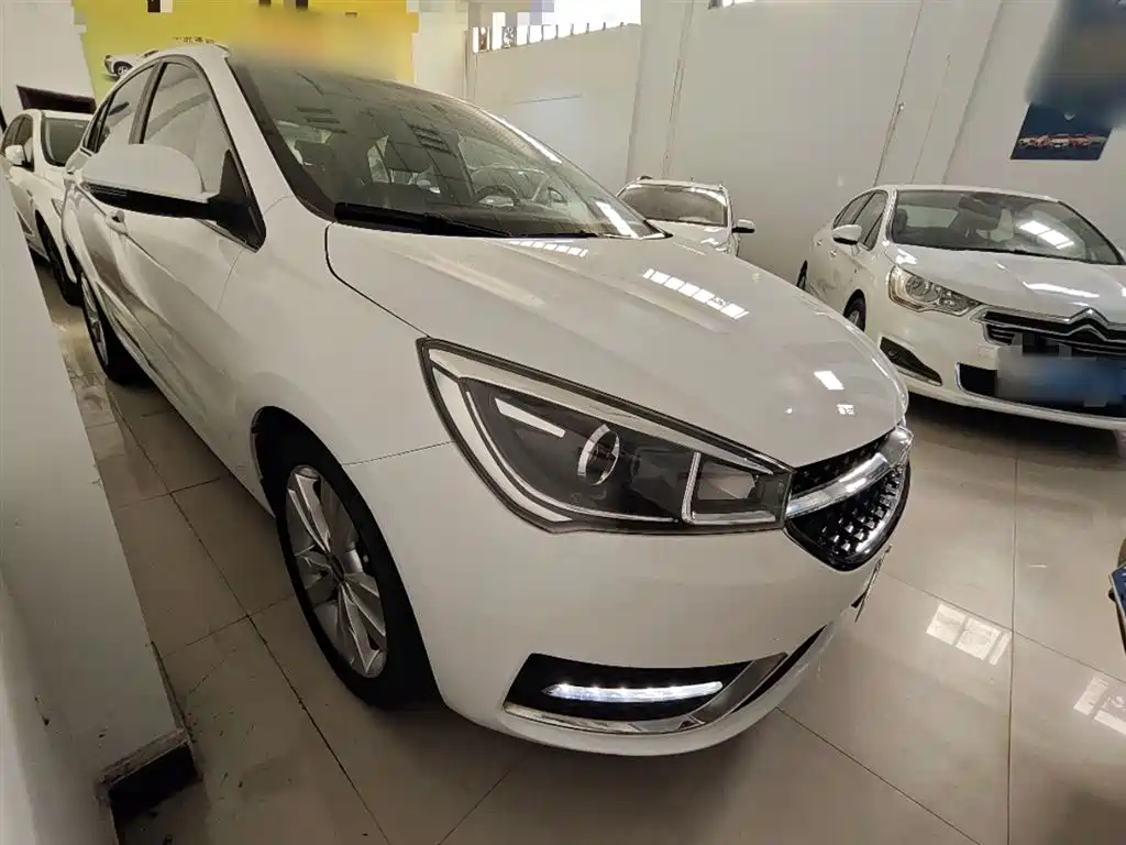 Chery Arrizo 5