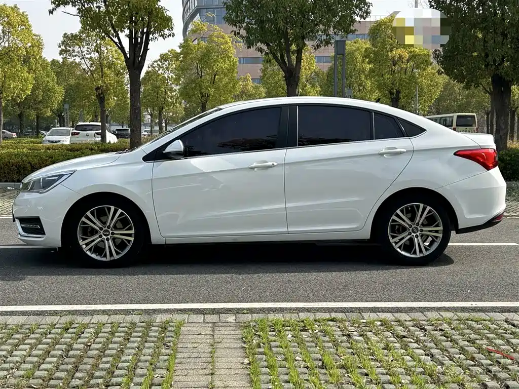 Chery Arrizo 5