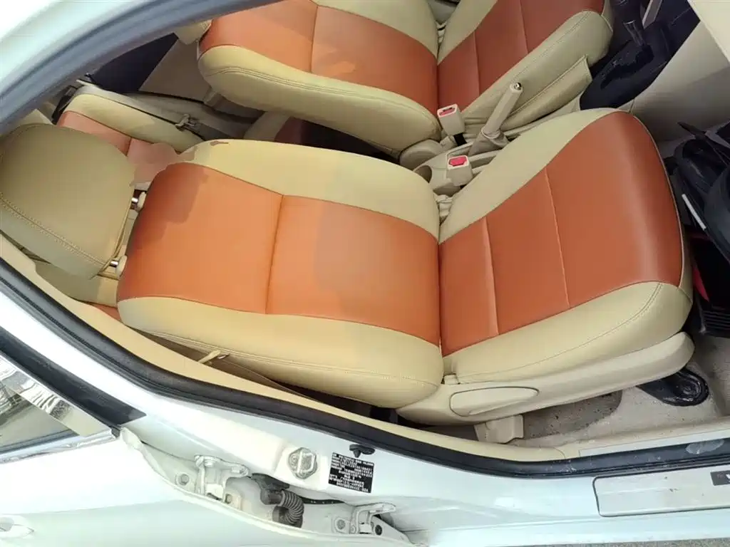 Toyota Yaris L