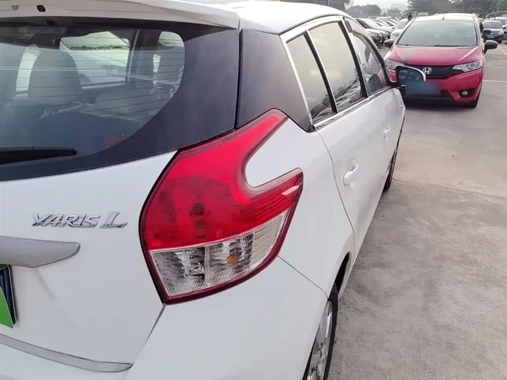 Toyota Yaris L