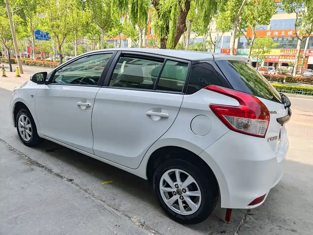 Toyota Yaris L