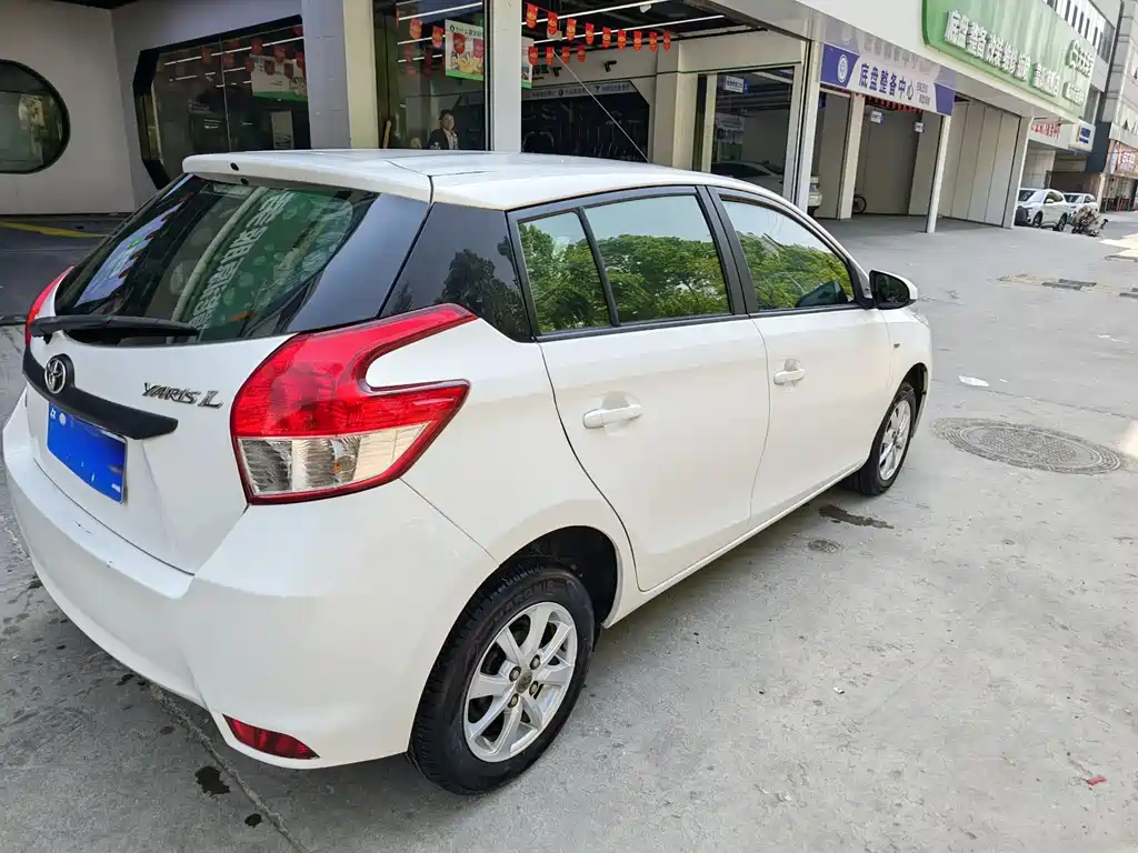 Toyota Yaris L