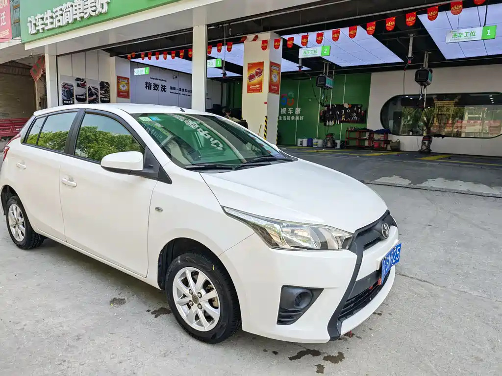 Toyota Yaris L