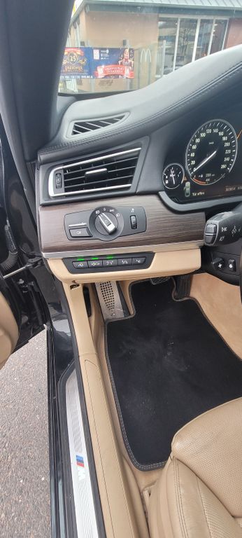 BMW 730