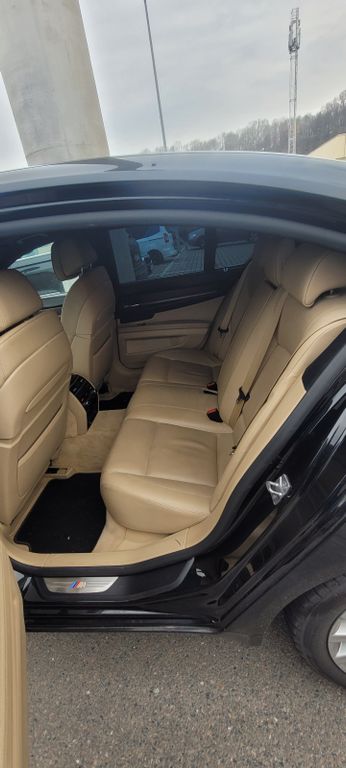 BMW 730