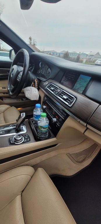 BMW 730