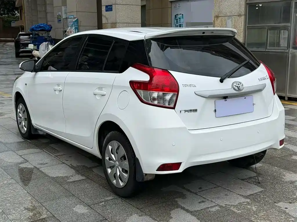 Toyota Yaris L