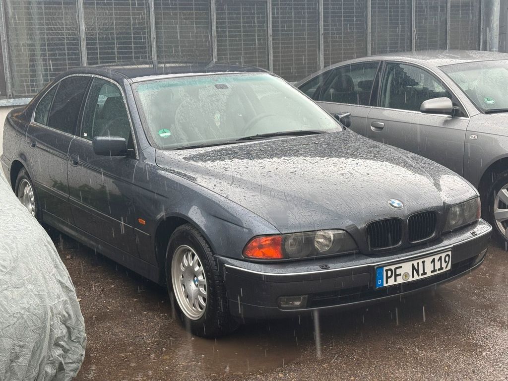 BMW 523