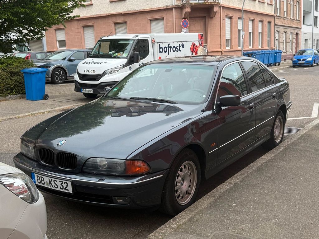 BMW 523