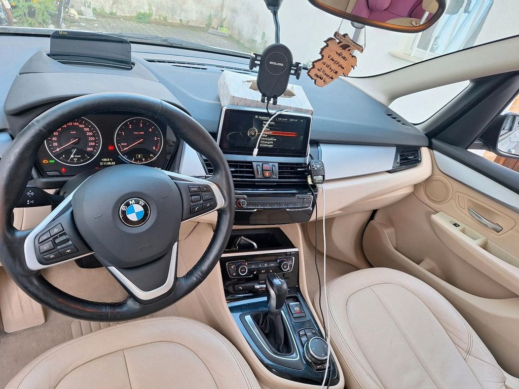 BMW 216